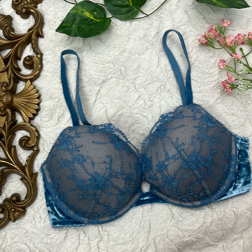 Victorias Secret Dream Angels Push Up Bra size 32 D